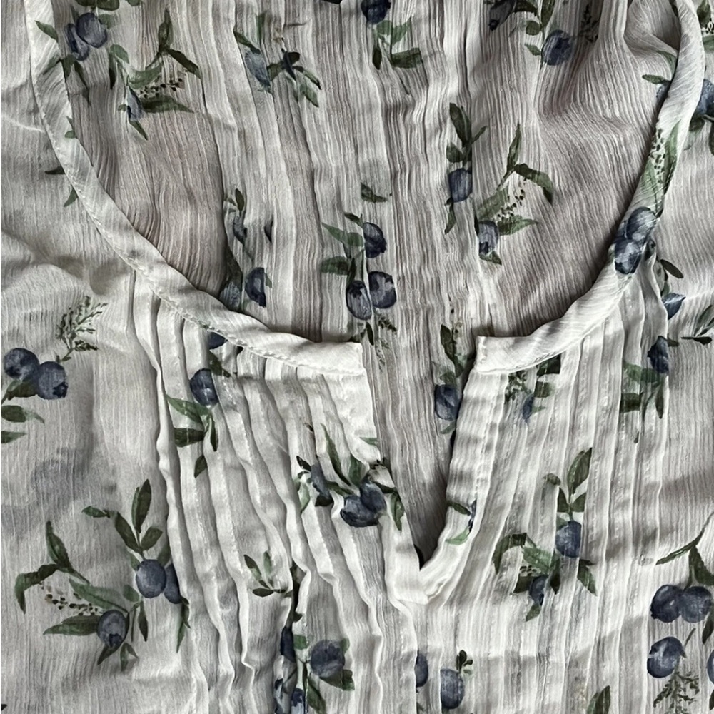 Torrid Top Sz 2 2X Blueberry Print Pintuck Chiffon Tank Sleeveless Cottagecore - Picture 9 of 9